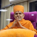 A Love That Endures Pain: A Memorable Moment with Mahant Swami Maharaj