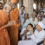 One Glance That Changed a Life: A Memorable Moment with Mahant Swami Maharaj